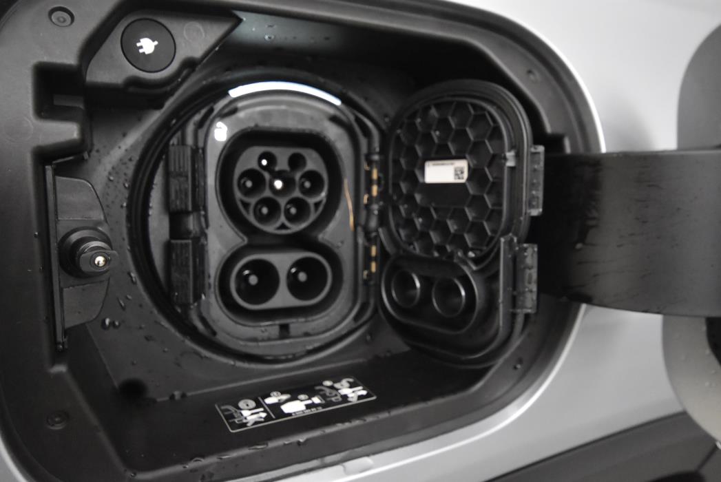 Mercedes-Benz EQB 2024