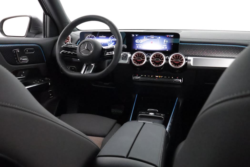 Mercedes-Benz EQB 2025