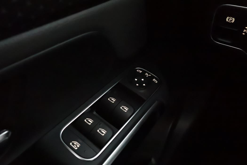 Mercedes-Benz EQB 2025