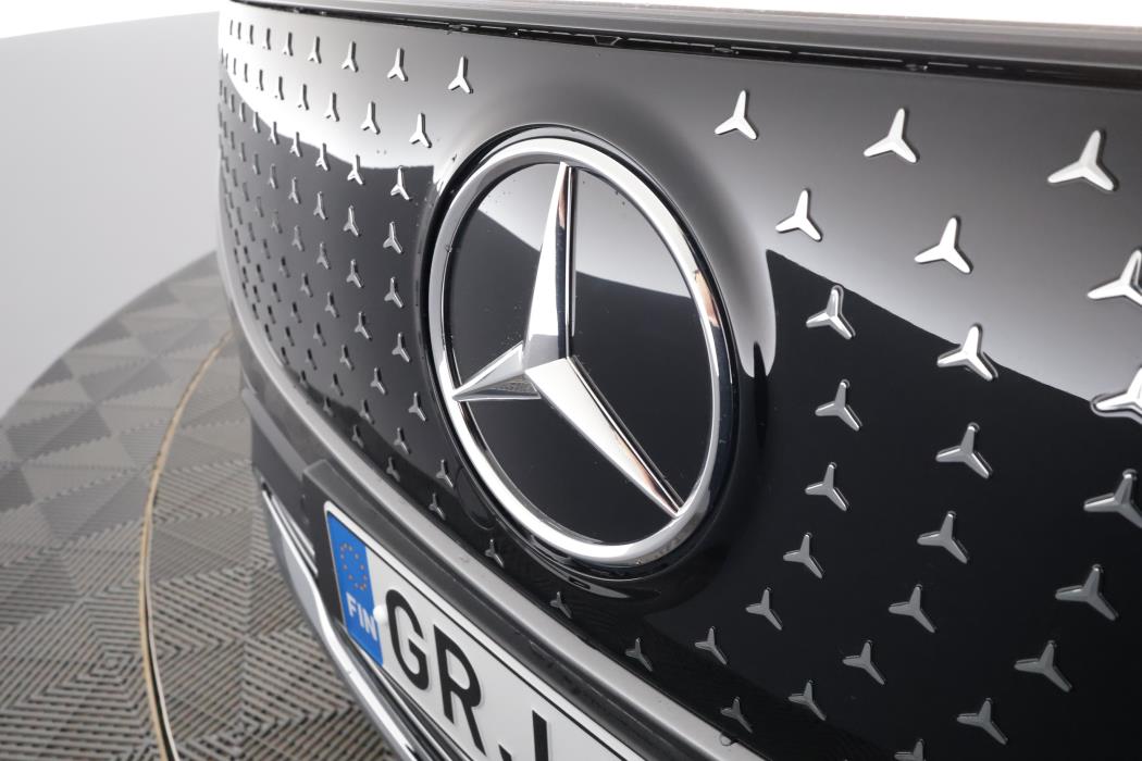 Mercedes-Benz EQB 2025