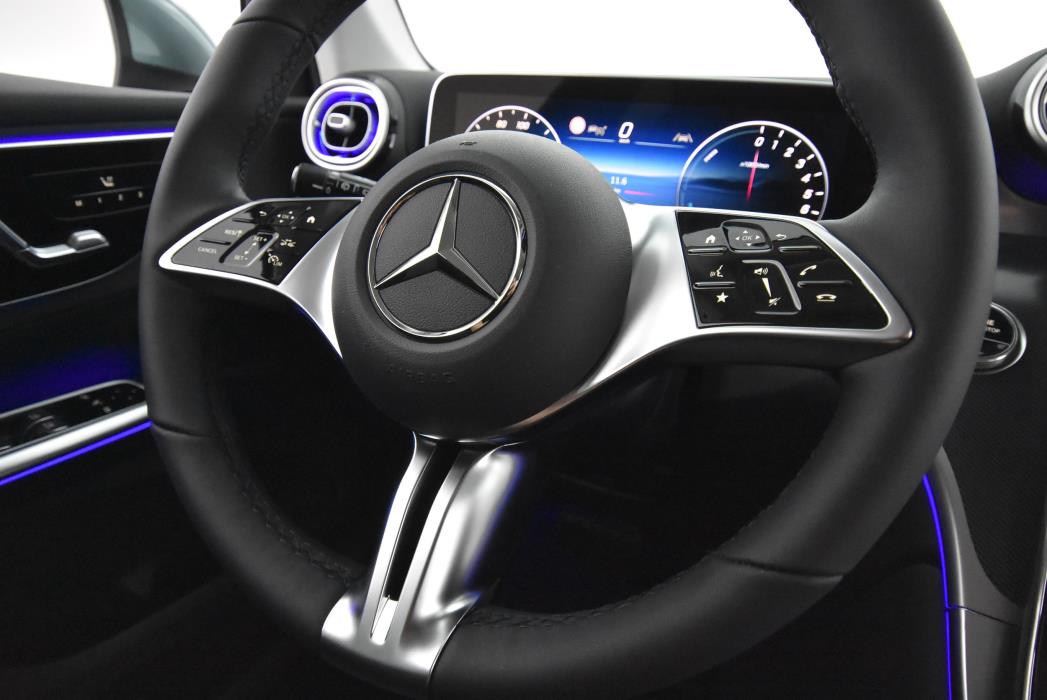 Mercedes-Benz GLC 2025