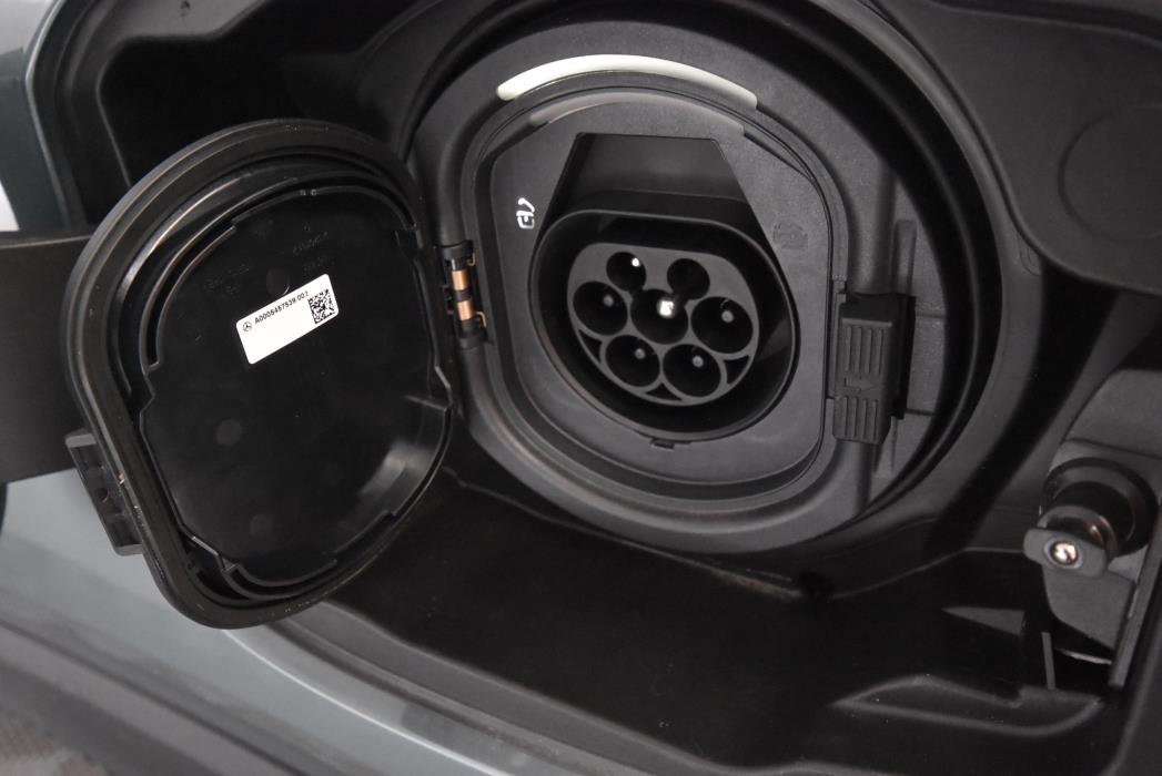 Mercedes-Benz GLC 2025