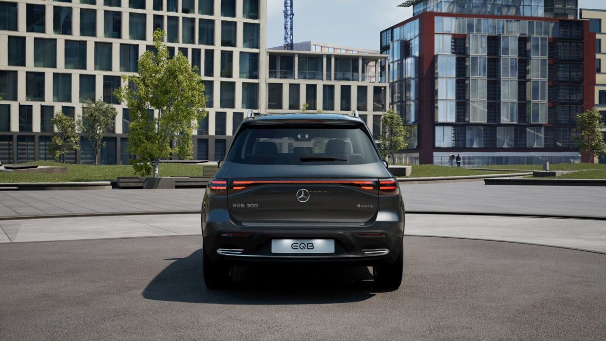 Mercedes-Benz EQB 2025
