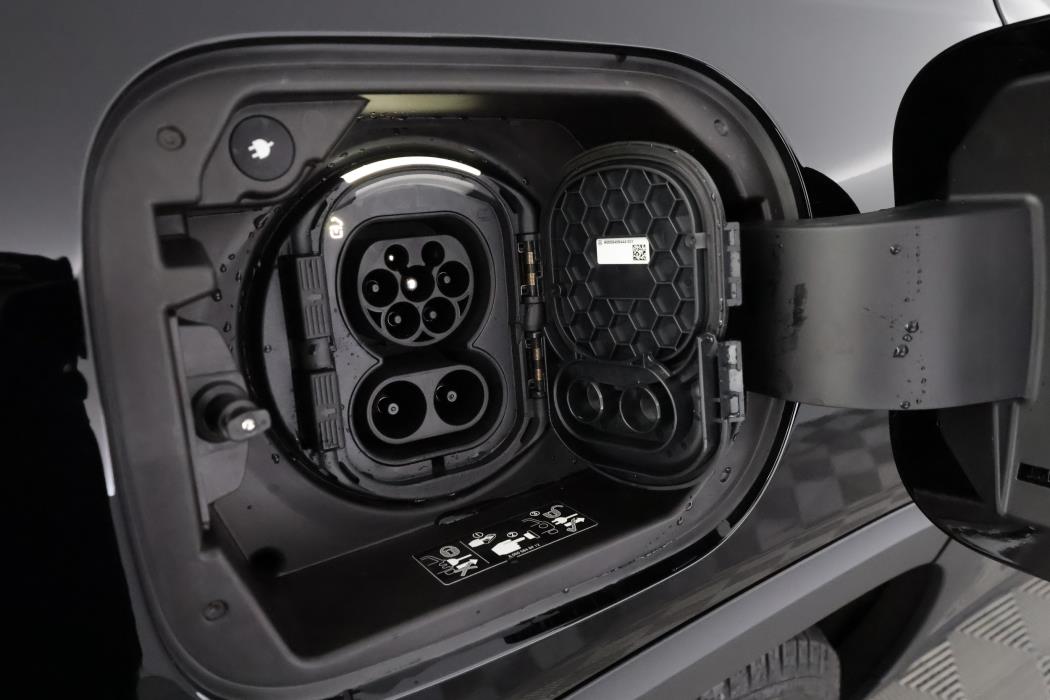 Mercedes-Benz EQB 2025