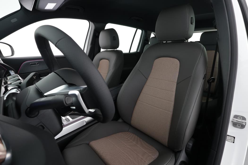 Mercedes-Benz EQB 2025
