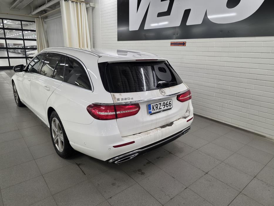 MERCEDES-BENZ E 2017