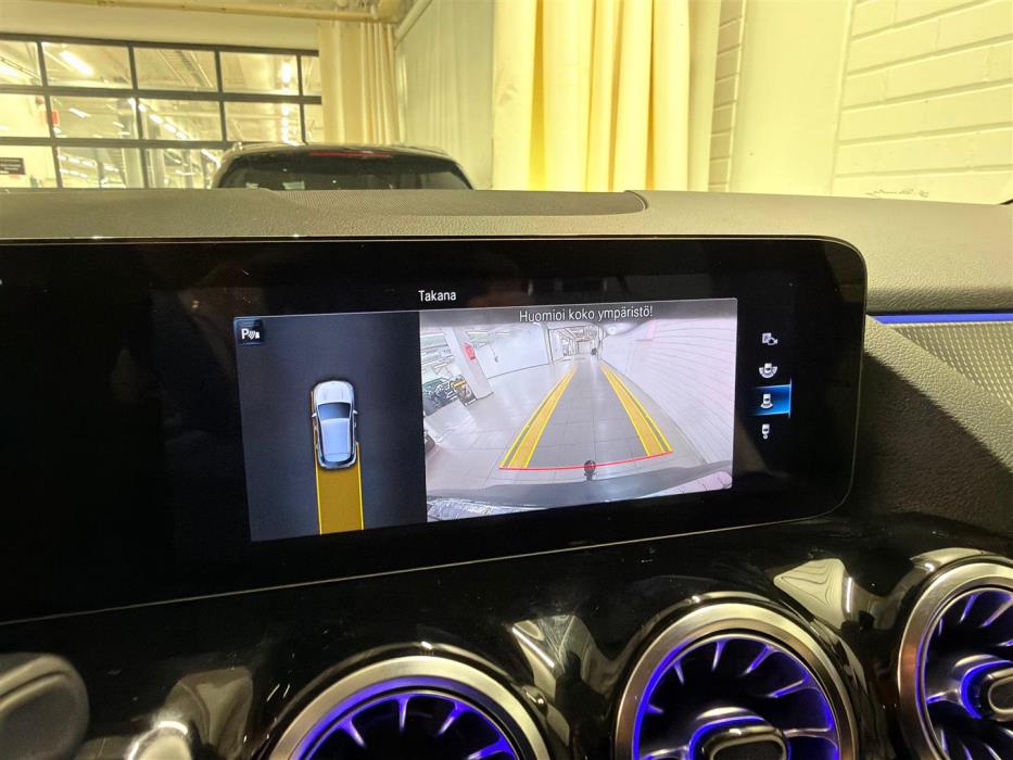 Mercedes-Benz EQA 2021