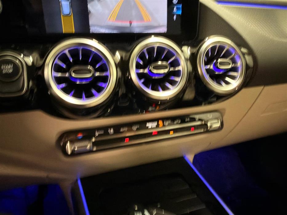 Mercedes-Benz EQA 2021