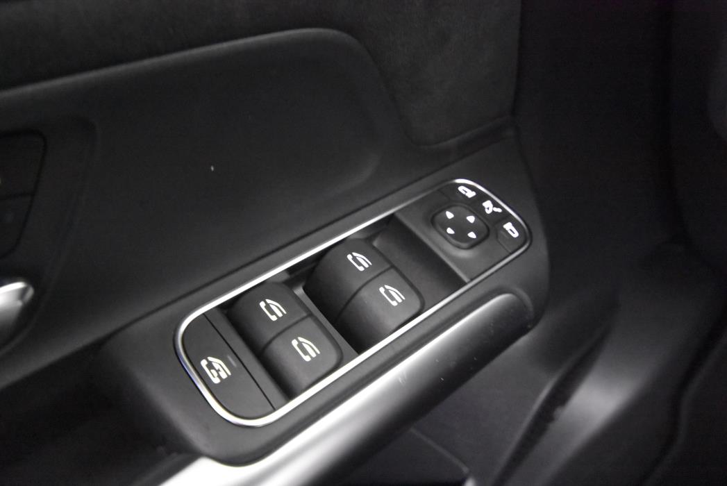 Mercedes-Benz EQA 2025