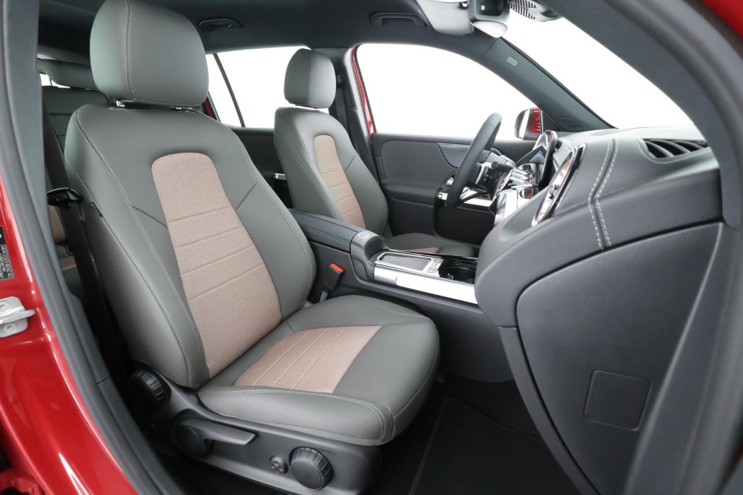 Mercedes-Benz EQB 2025