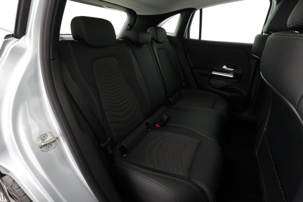 Mercedes-Benz GLA 2025