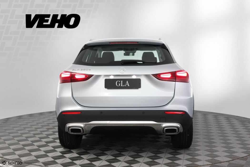 Mercedes-Benz GLA 2025