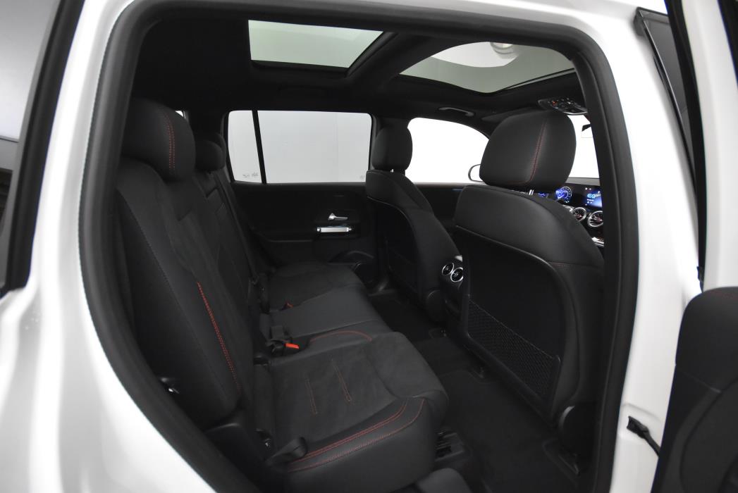 Mercedes-Benz EQB 2025