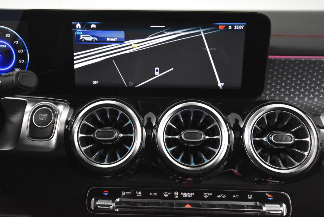Mercedes-Benz EQB 2025