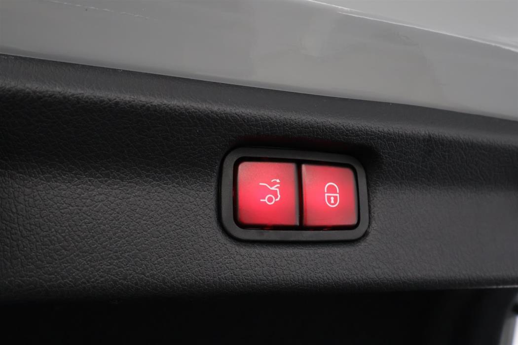 Mercedes-Benz EQE 2023