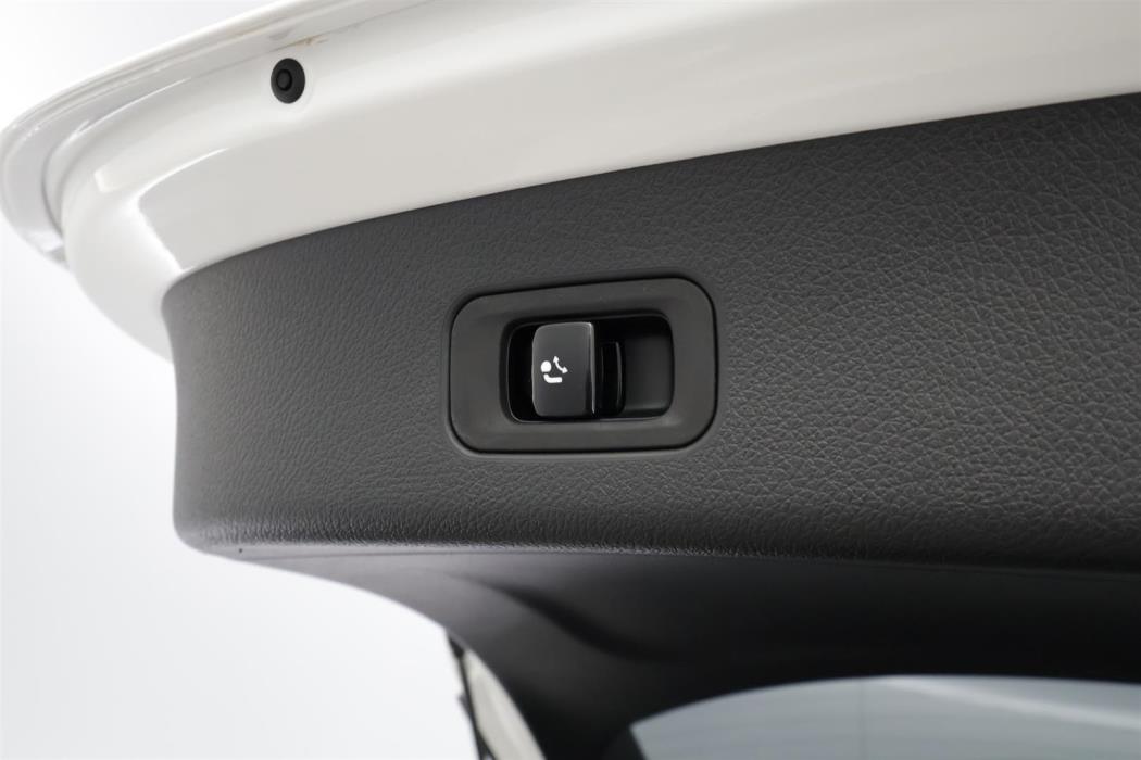 Mercedes-Benz GLC 2023