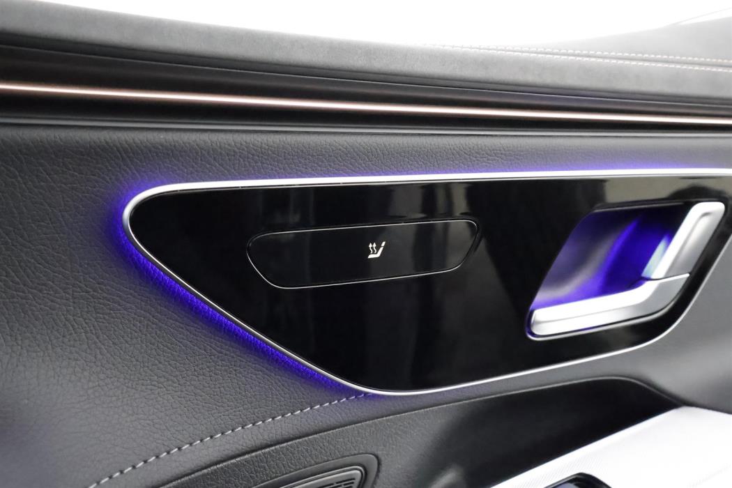 MERCEDES-BENZ EQE 2023