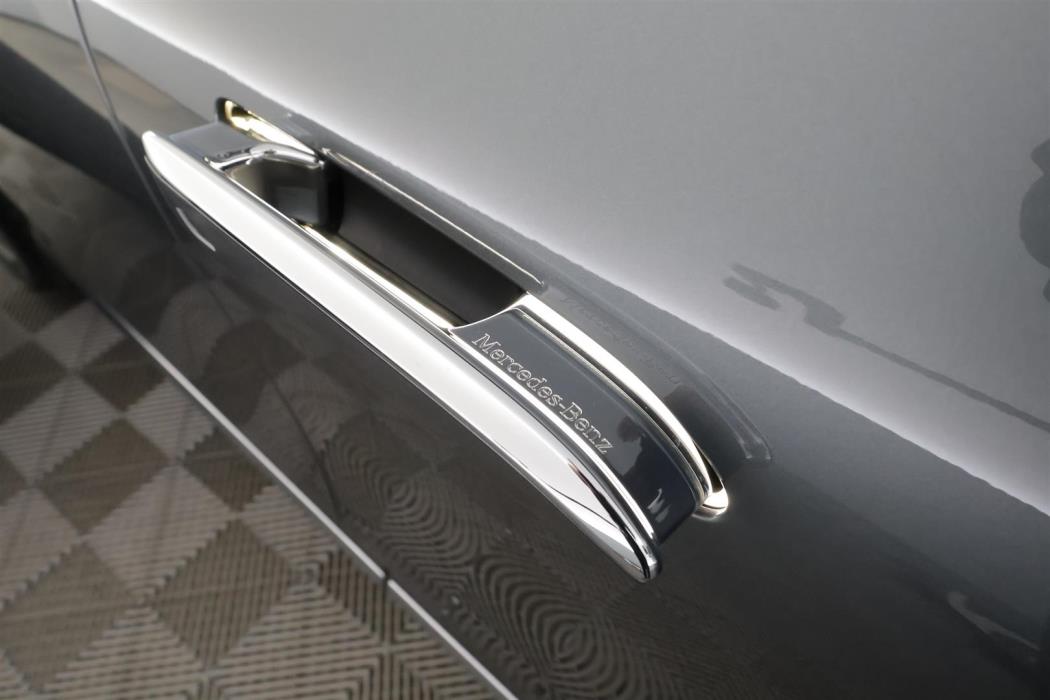 MERCEDES-BENZ EQE 2023