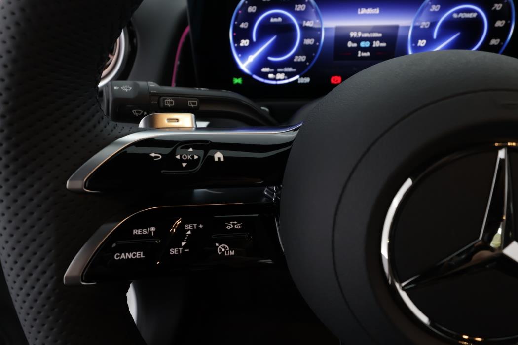 Mercedes-Benz EQB 2025