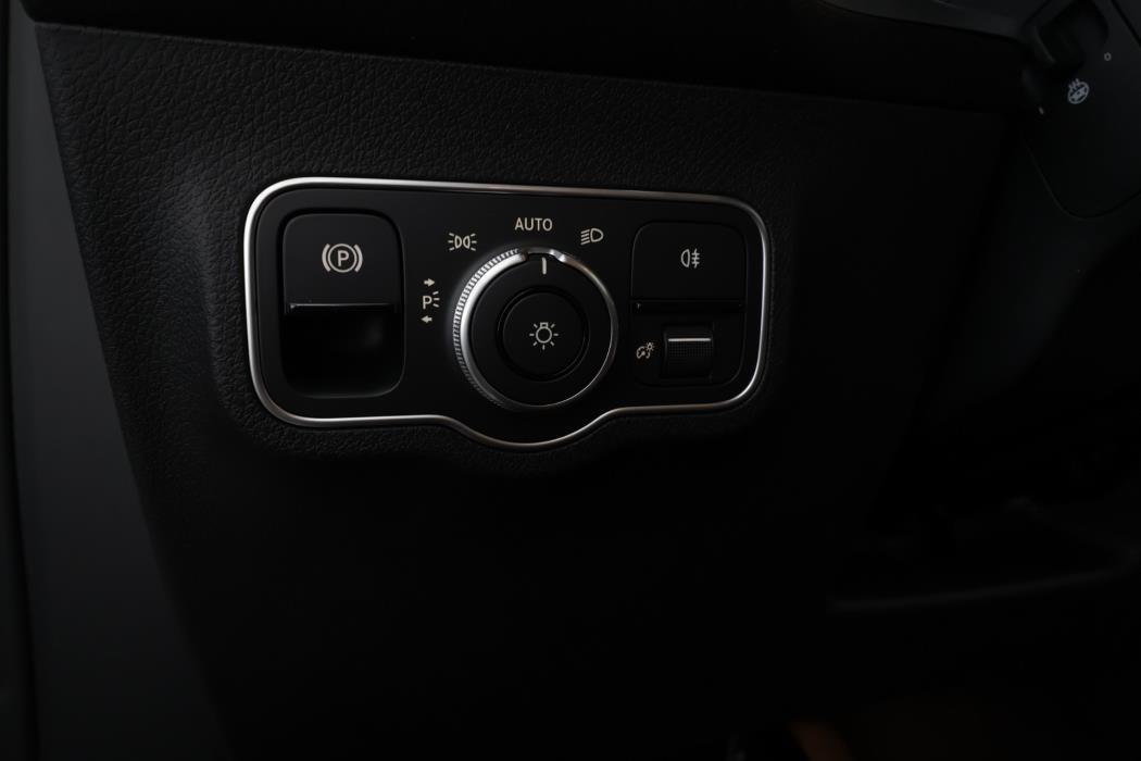 Mercedes-Benz EQB 2025