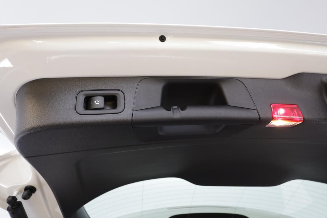 Mercedes-Benz EQB 2025