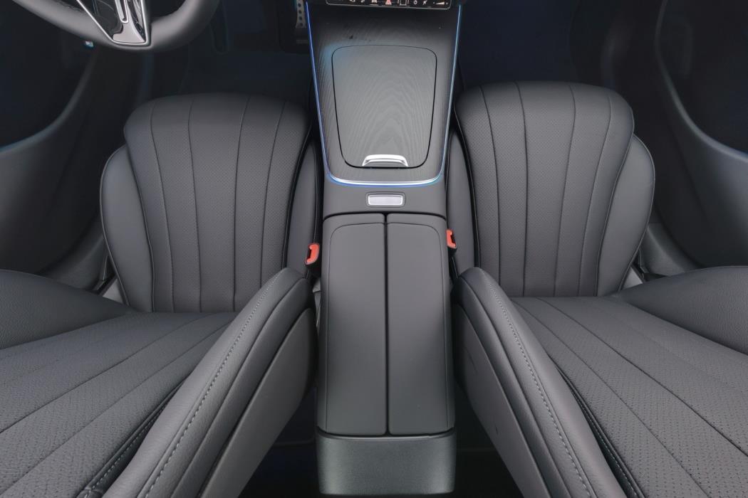Mercedes-Benz E 2025