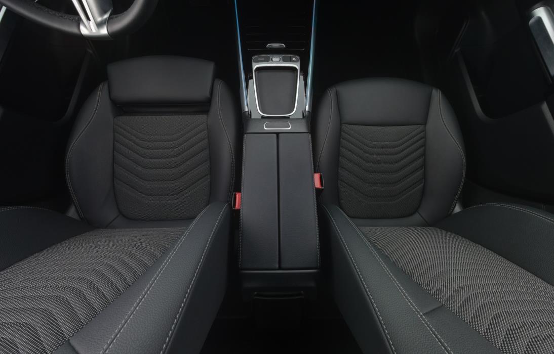 Mercedes-Benz EQB 2024