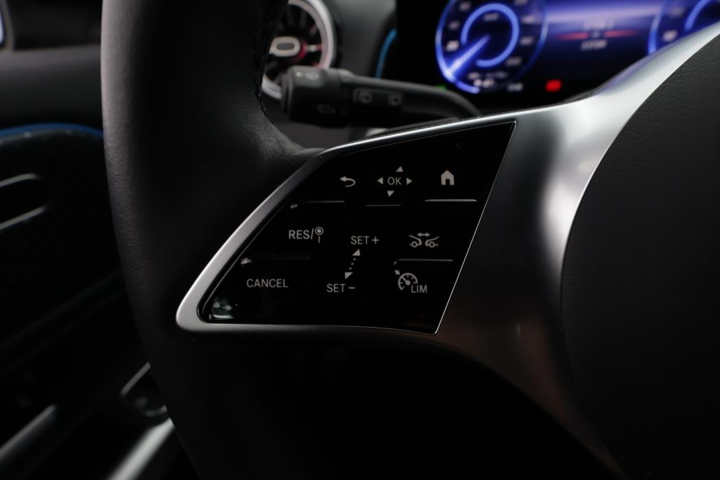 Mercedes-Benz EQB 2024