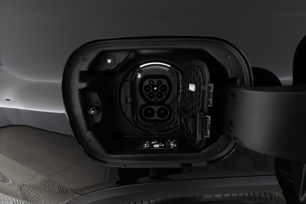 Mercedes-Benz EQB 2024