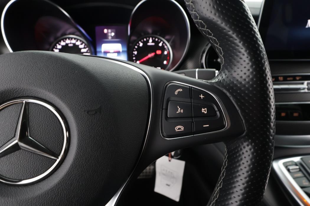 Mercedes-Benz V 2021