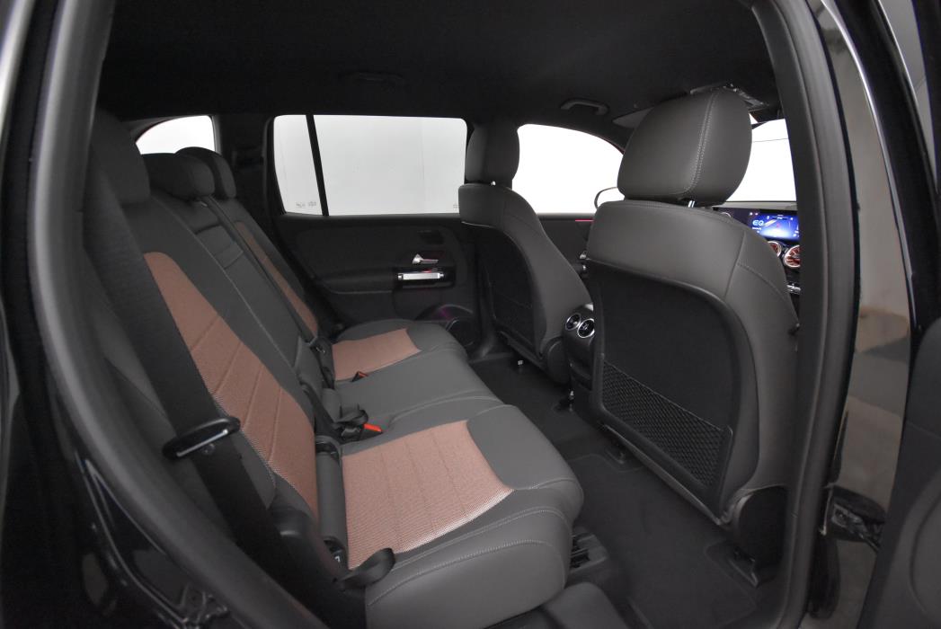 Mercedes-Benz EQB 2025