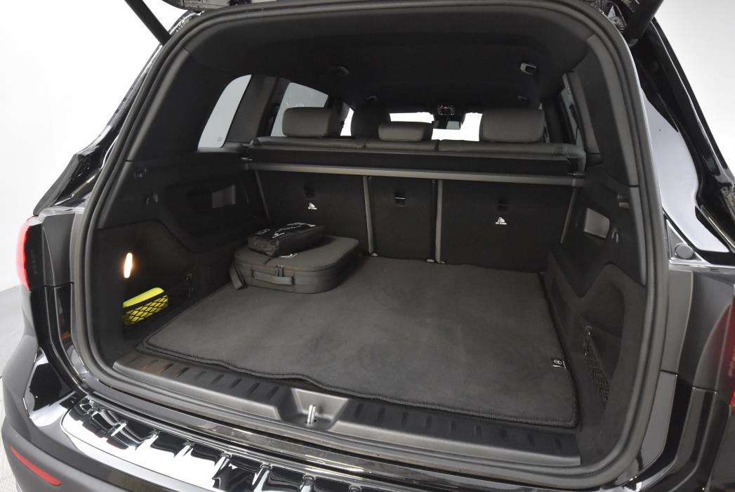 Mercedes-Benz EQB 2025