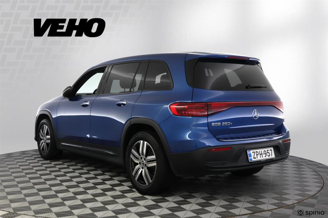 Mercedes-Benz EQB 2025
