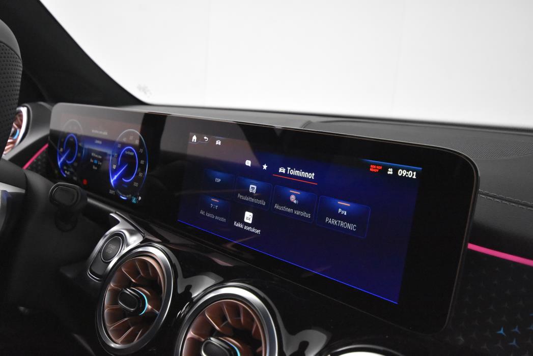 Mercedes-Benz EQB 2025