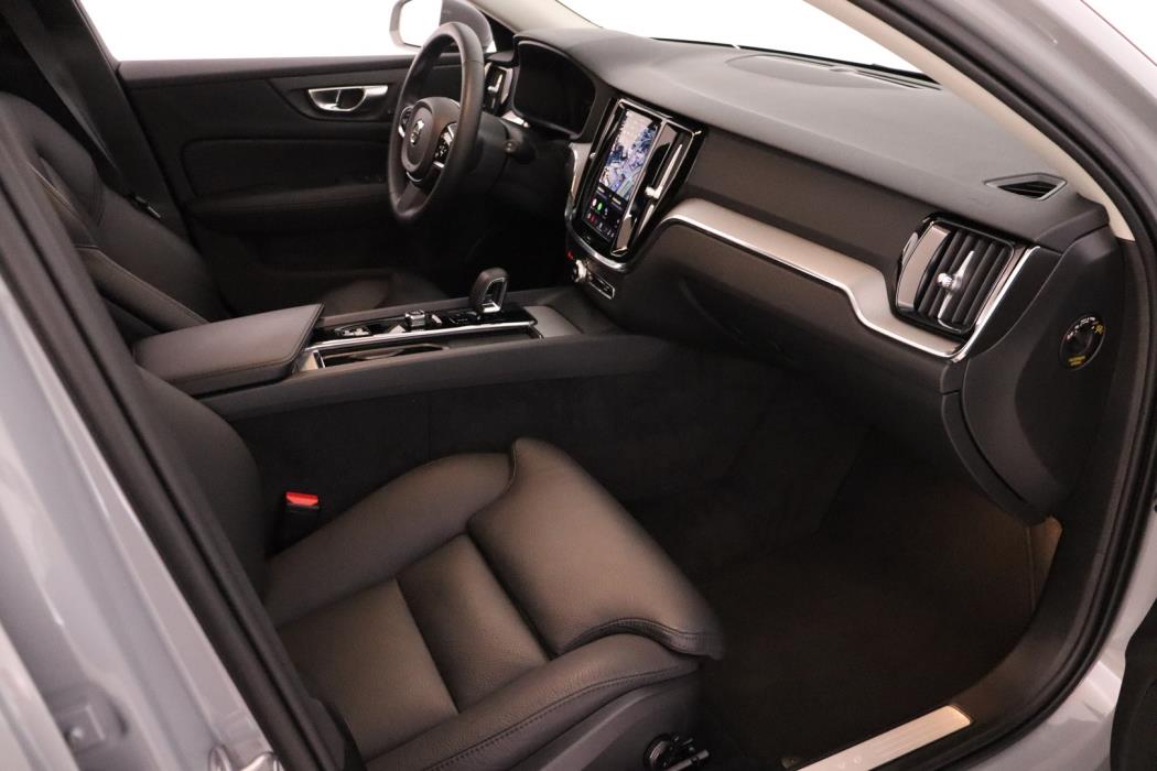 VOLVO V60 Cross Country 2024