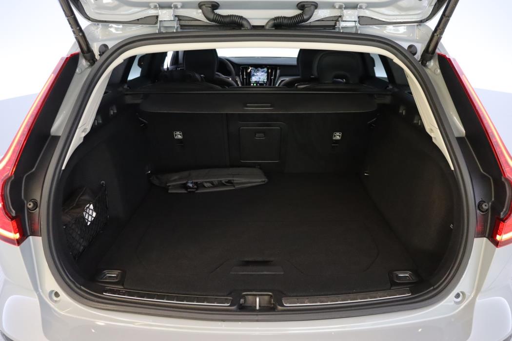 VOLVO V60 Cross Country 2024