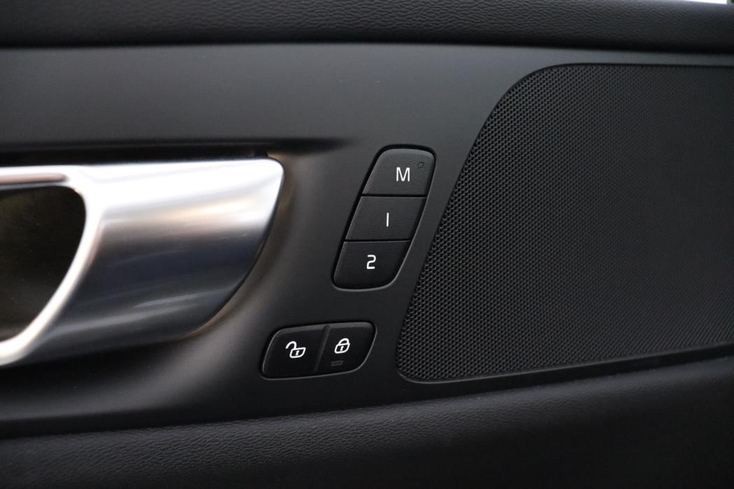 VOLVO V60 Cross Country 2024