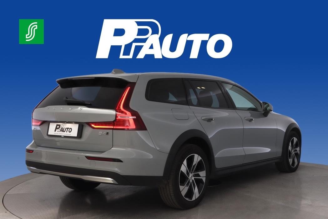 VOLVO V60 Cross Country 2024