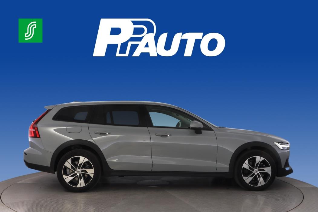 VOLVO V60 Cross Country 2024
