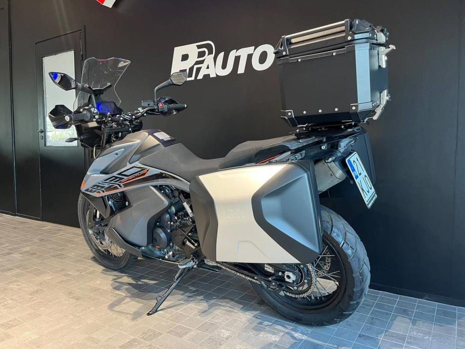 KTM 890 2021