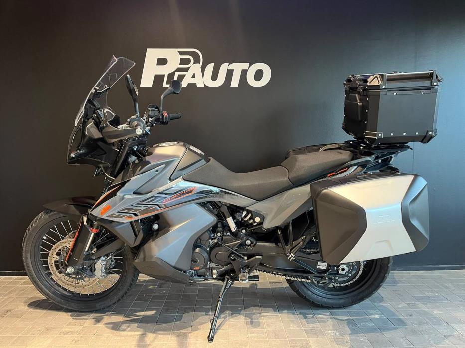 KTM 890 2021