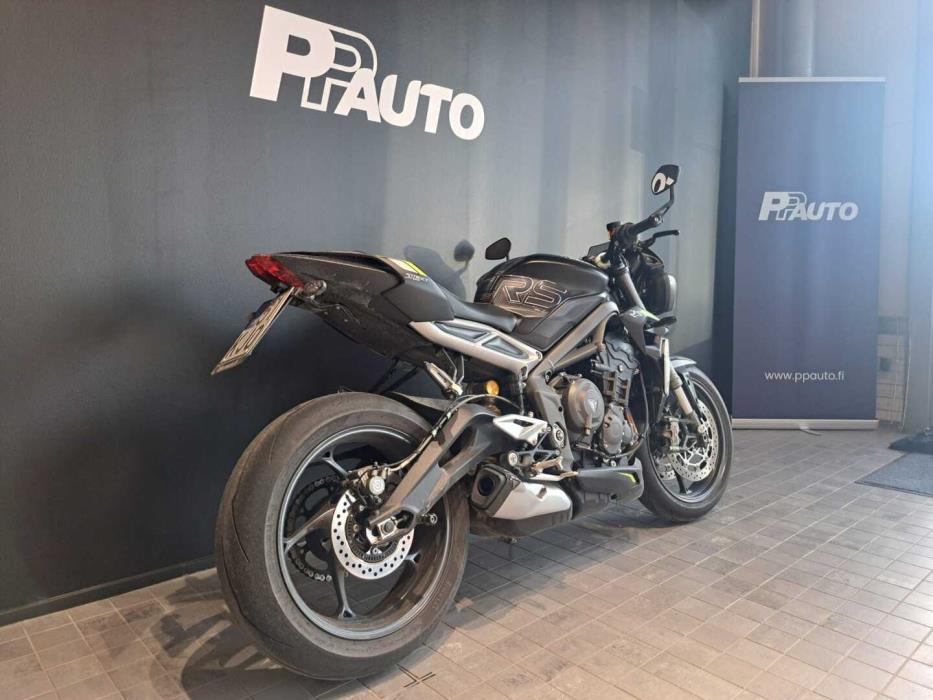 TRIUMPH Street Triple 2021