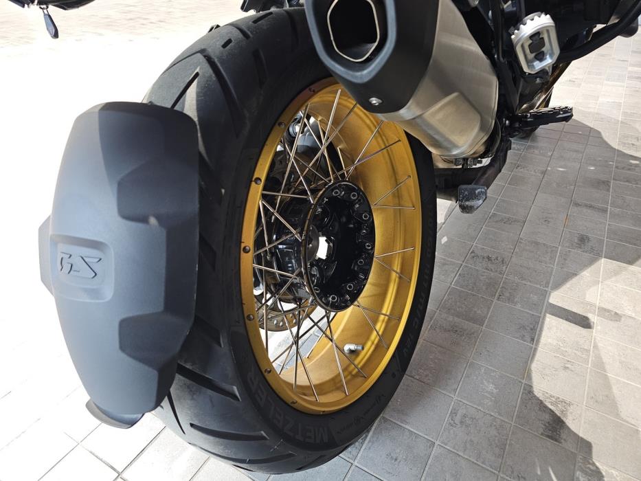 BMW R 2024