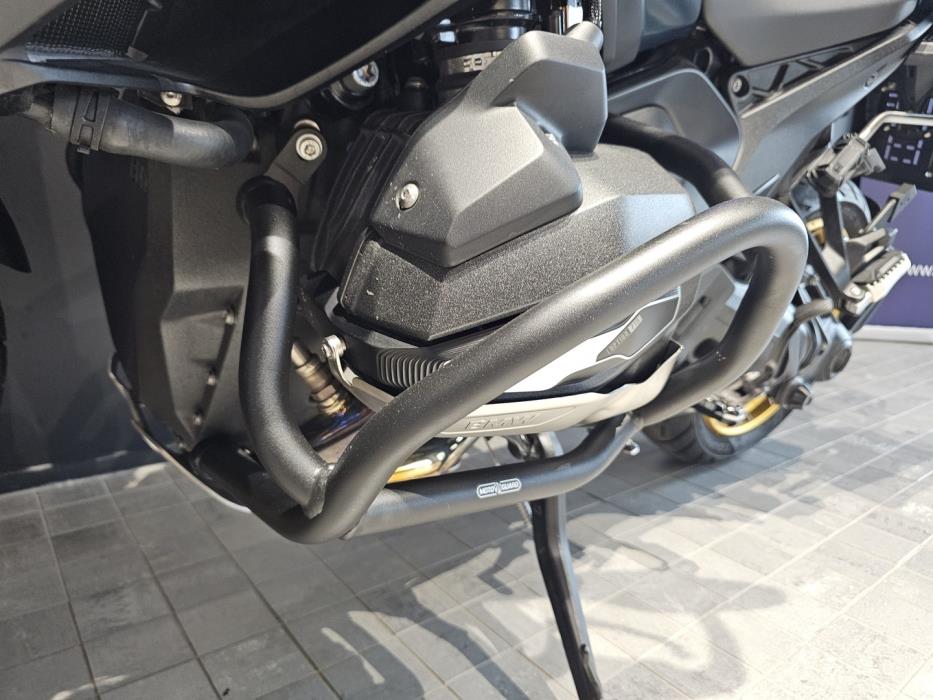 BMW R 2024