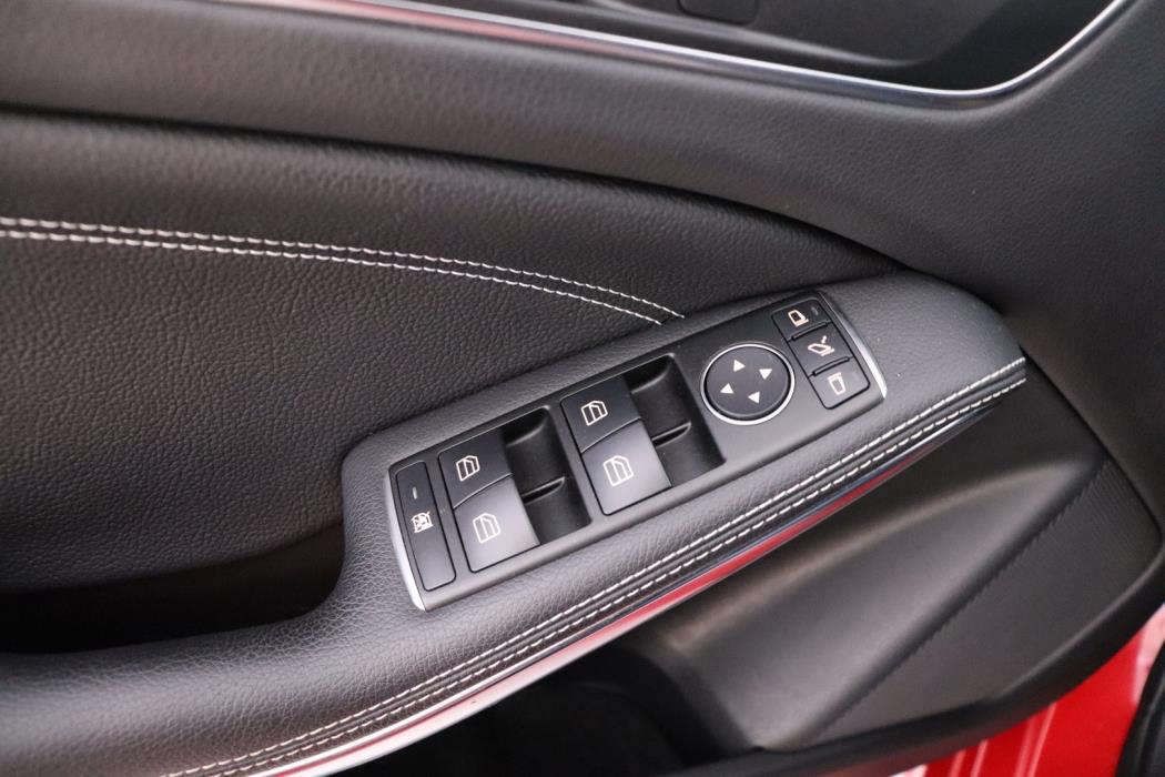 MERCEDES-BENZ A 2015