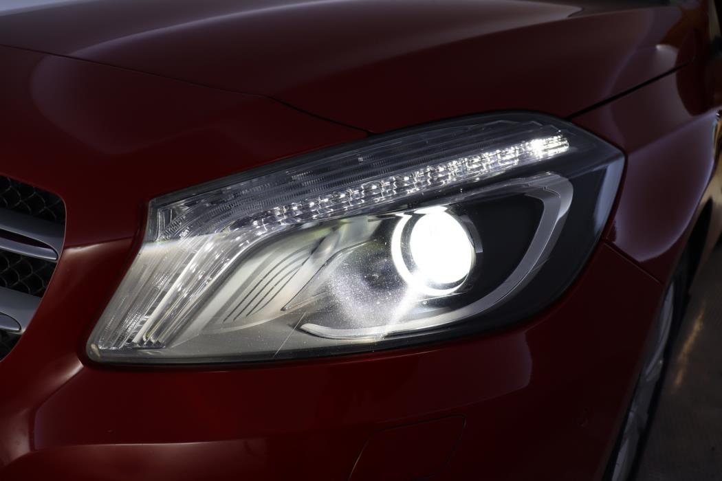 MERCEDES-BENZ A 2015