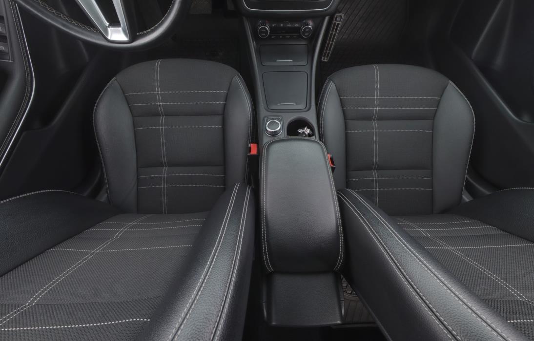 MERCEDES-BENZ A 2015