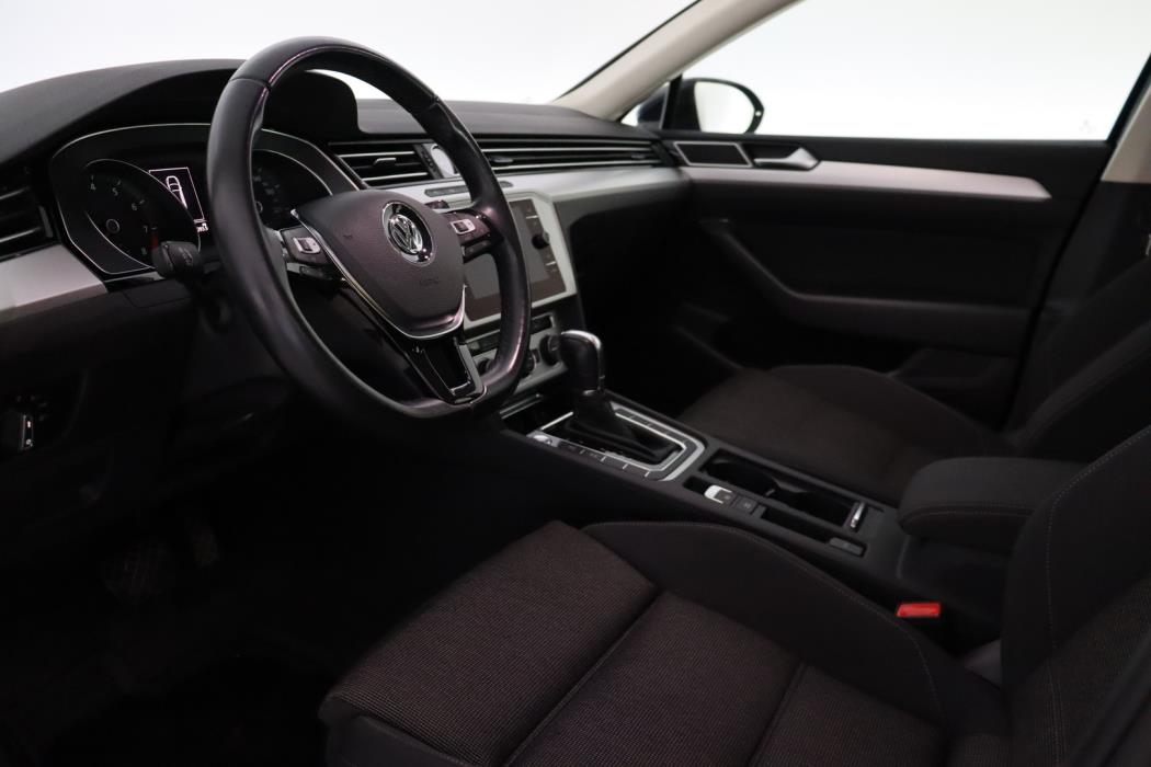 VOLKSWAGEN Passat 2019