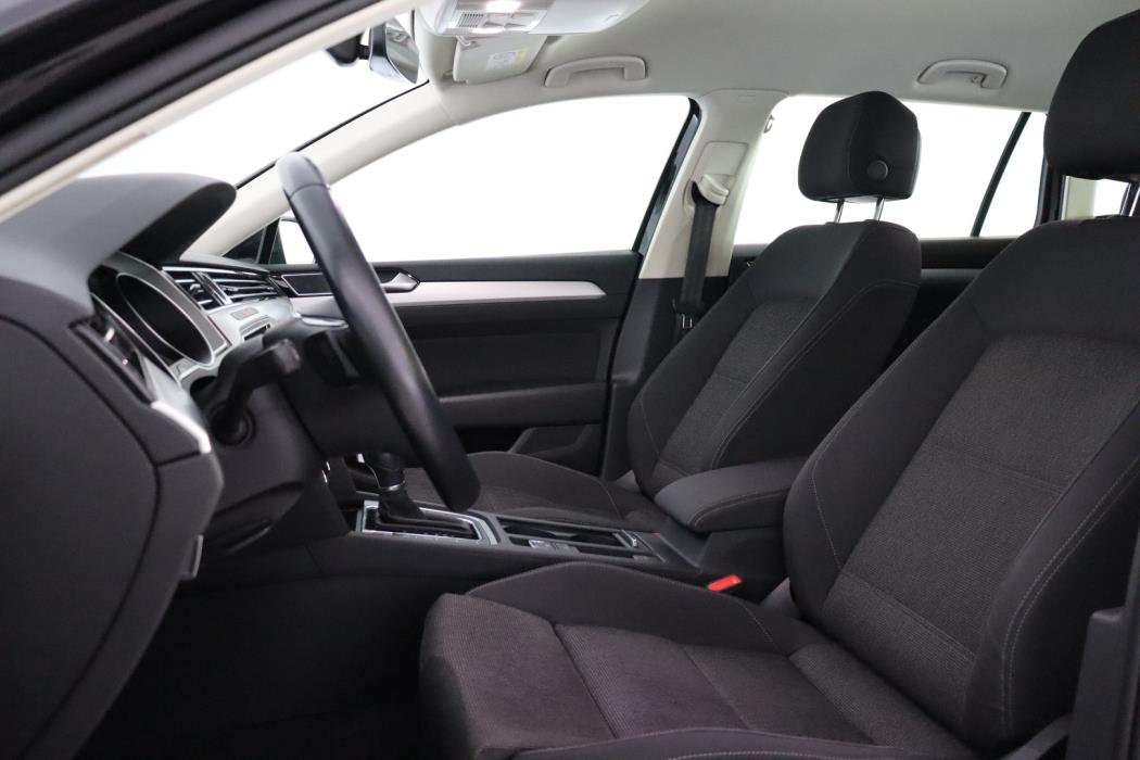 VOLKSWAGEN Passat 2019