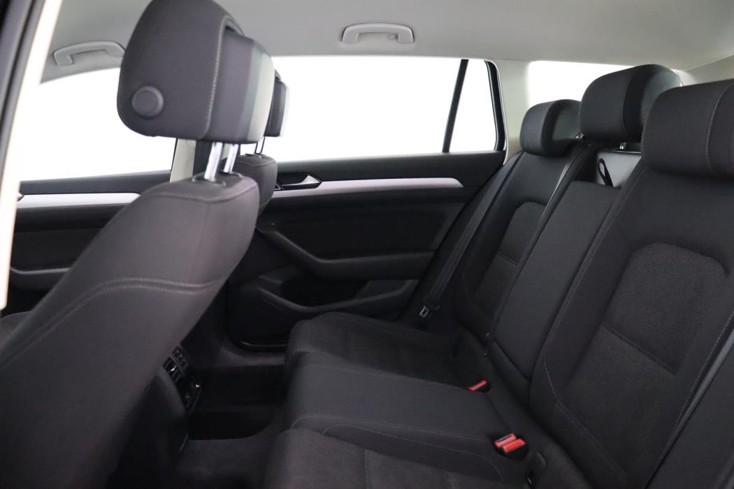 VOLKSWAGEN Passat 2019